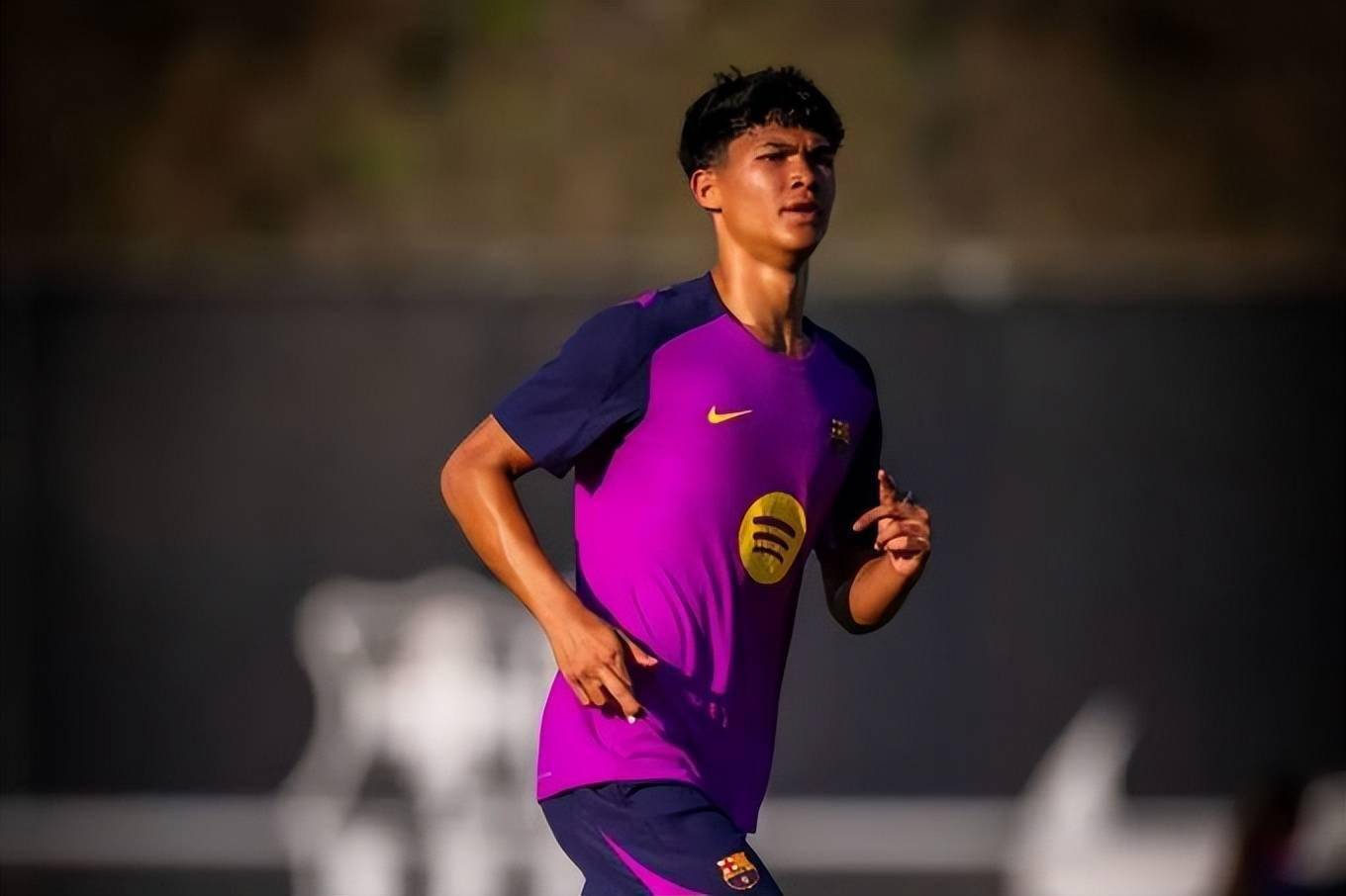 浙江队训练开放日，关键时刻迎来里程碑引欢呼，西甲在即，阵容厚度经受考验 