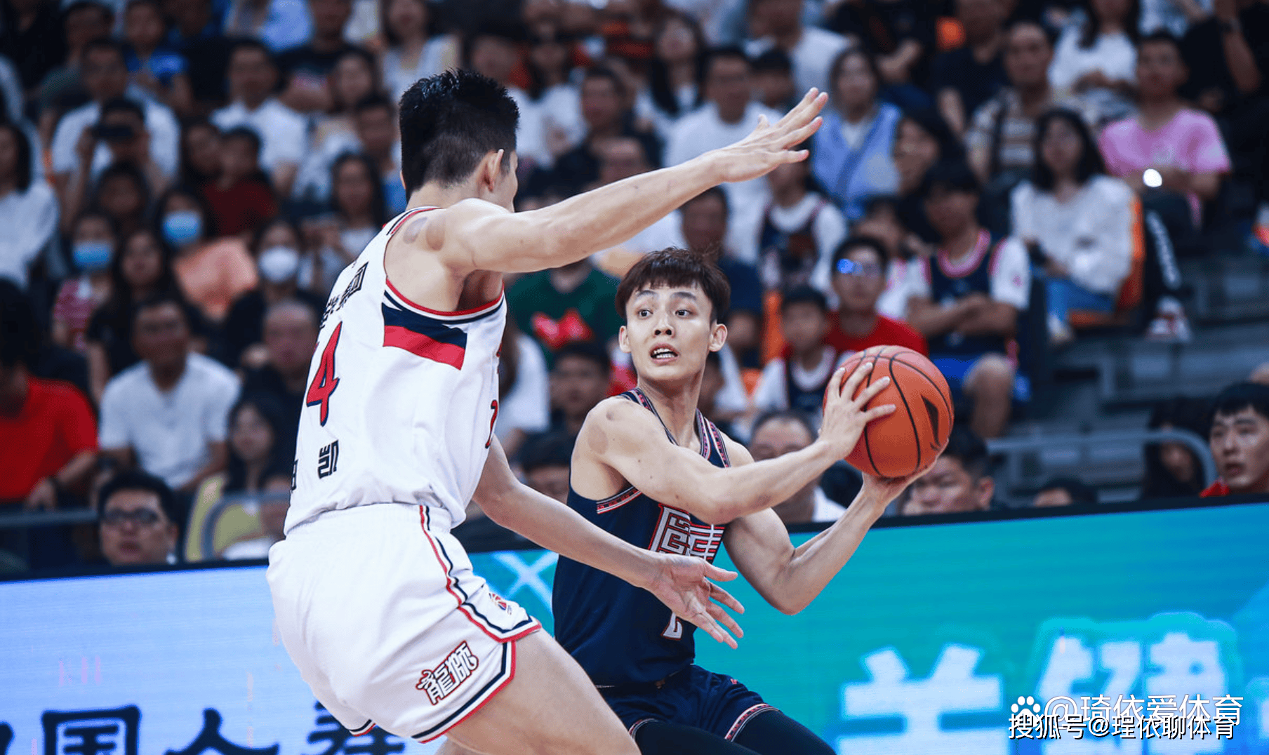 赛后体能课后，马赛完成体检备战CBA季后赛，震撼外界，团队化学反应显著(日本队进世界杯四强)