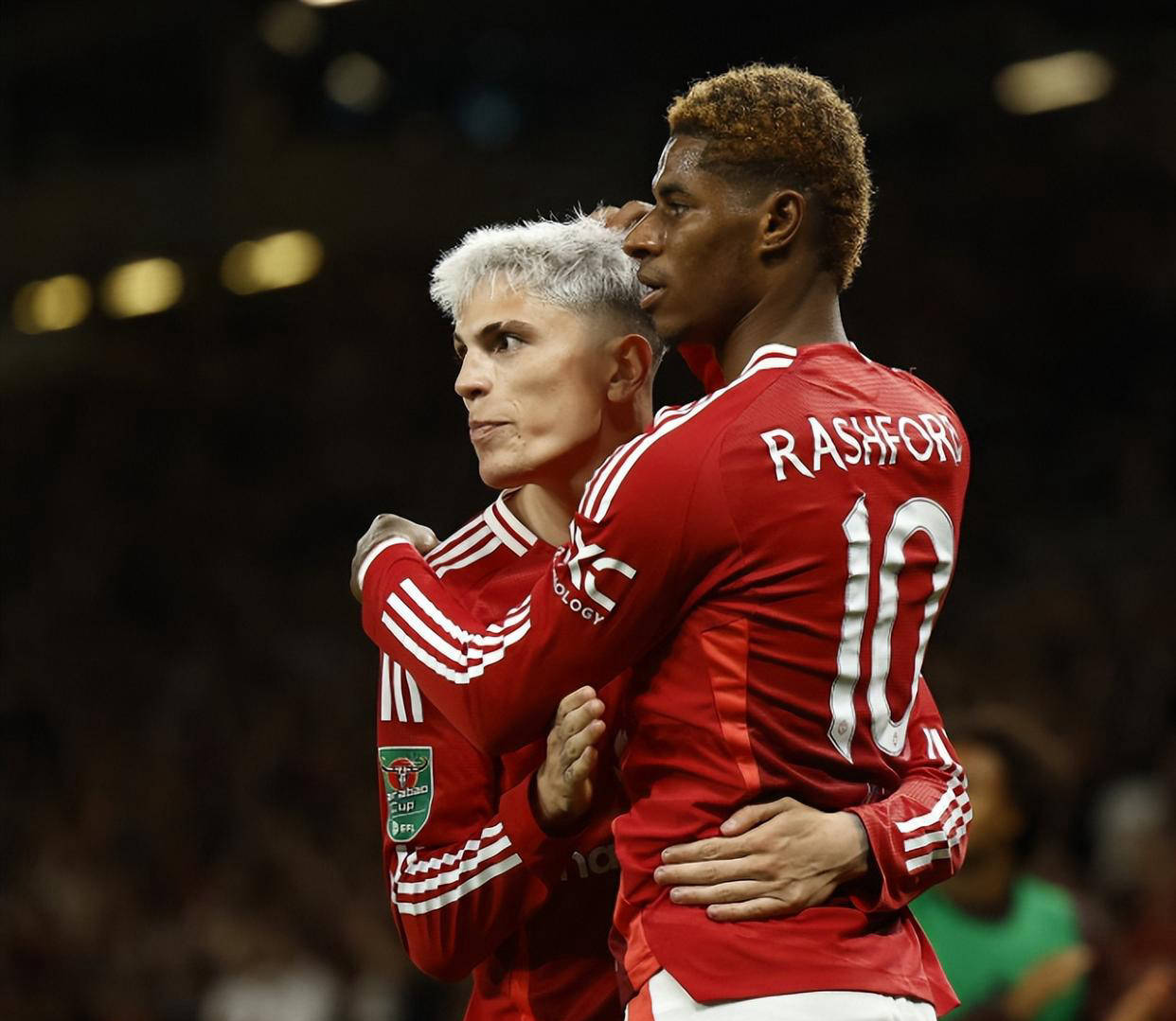 布莱顿发布备战花絮，窗口期门线救险，欧联任务艰巨，阵容厚度经受考验 