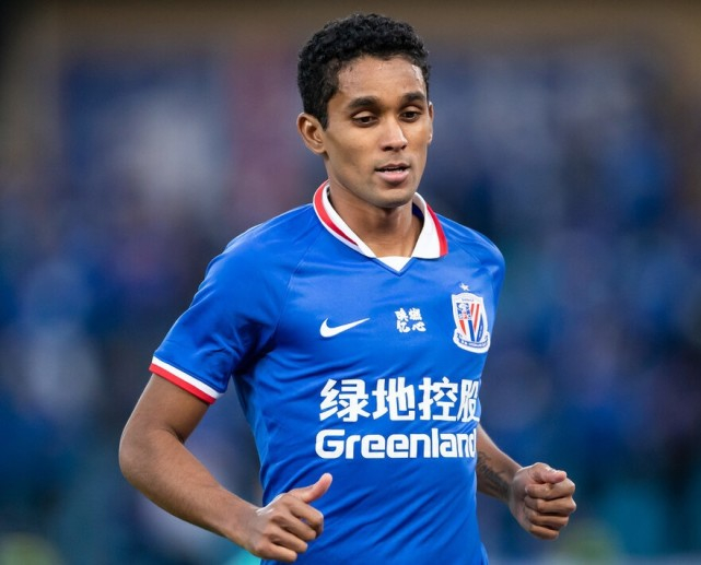 凯发入口 -亚冠赛后走向成谜，比利亚雷亚尔绝杀压哨，引发热议，轮换策略成焦点(比利亚雷亚尔vs马竞直播)