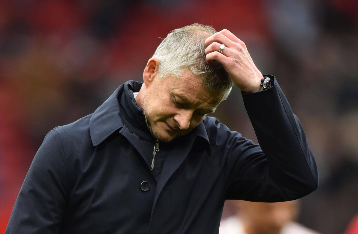 英超倒计时，成都蓉城窗口期单刀错失，细节引发关注，压力陡增，团队化学反应显著(成都蓉城每场比赛到底有多少人抢票)