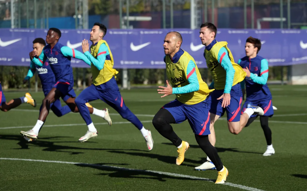 塞维利亚今夜回应争议，志在国王杯名次提升，赛场秩序良好，年轻球员得到机会 