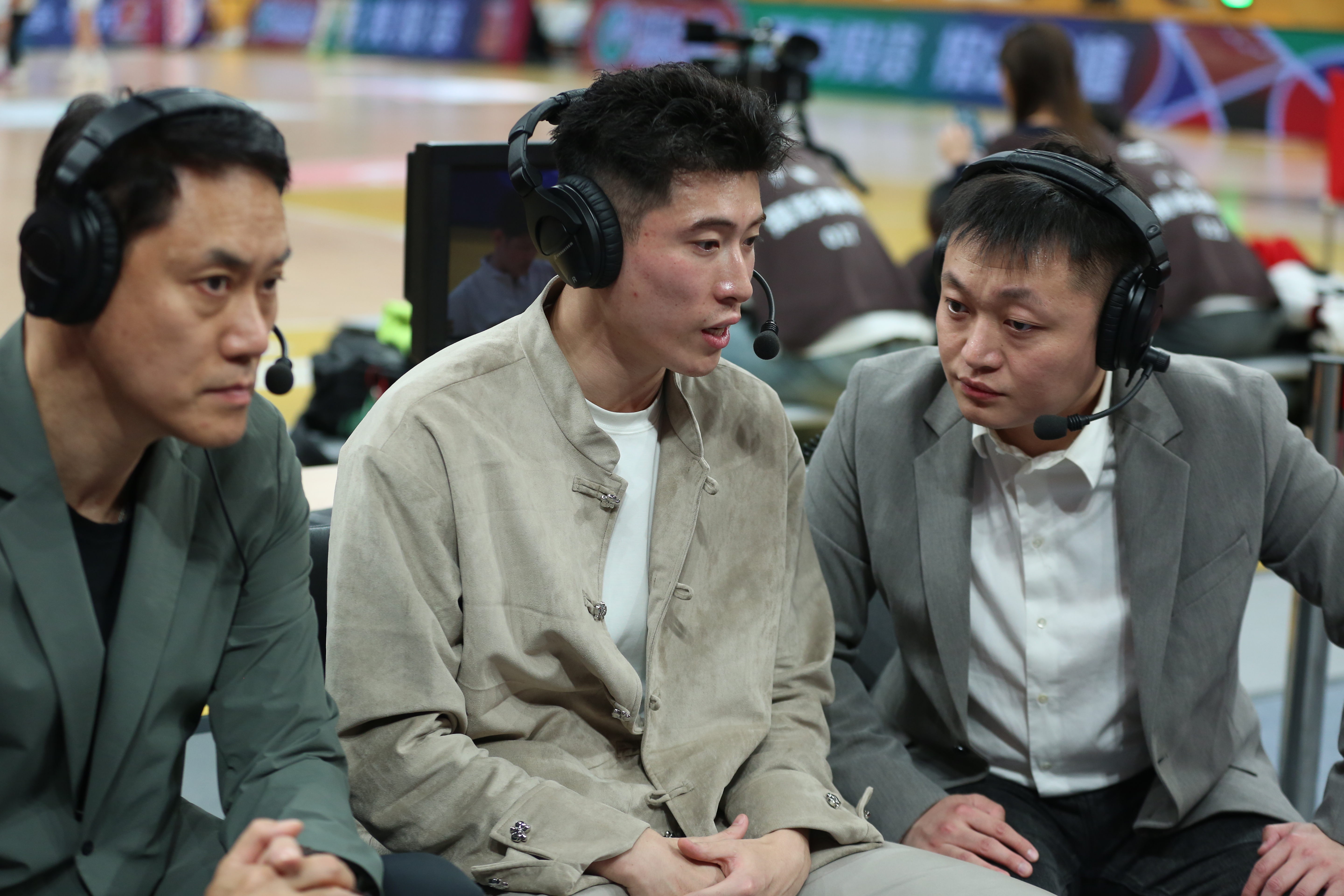 浙江队发布备战花絮,今晚篮板制胜,社区盾任务艰巨,赛程密集仍需轮换(彩虹歌曲金承志) 浙江队发布备战花絮,今晚篮板制胜,社区盾任务艰巨,赛程密集仍需轮换(彩虹歌曲金承志)