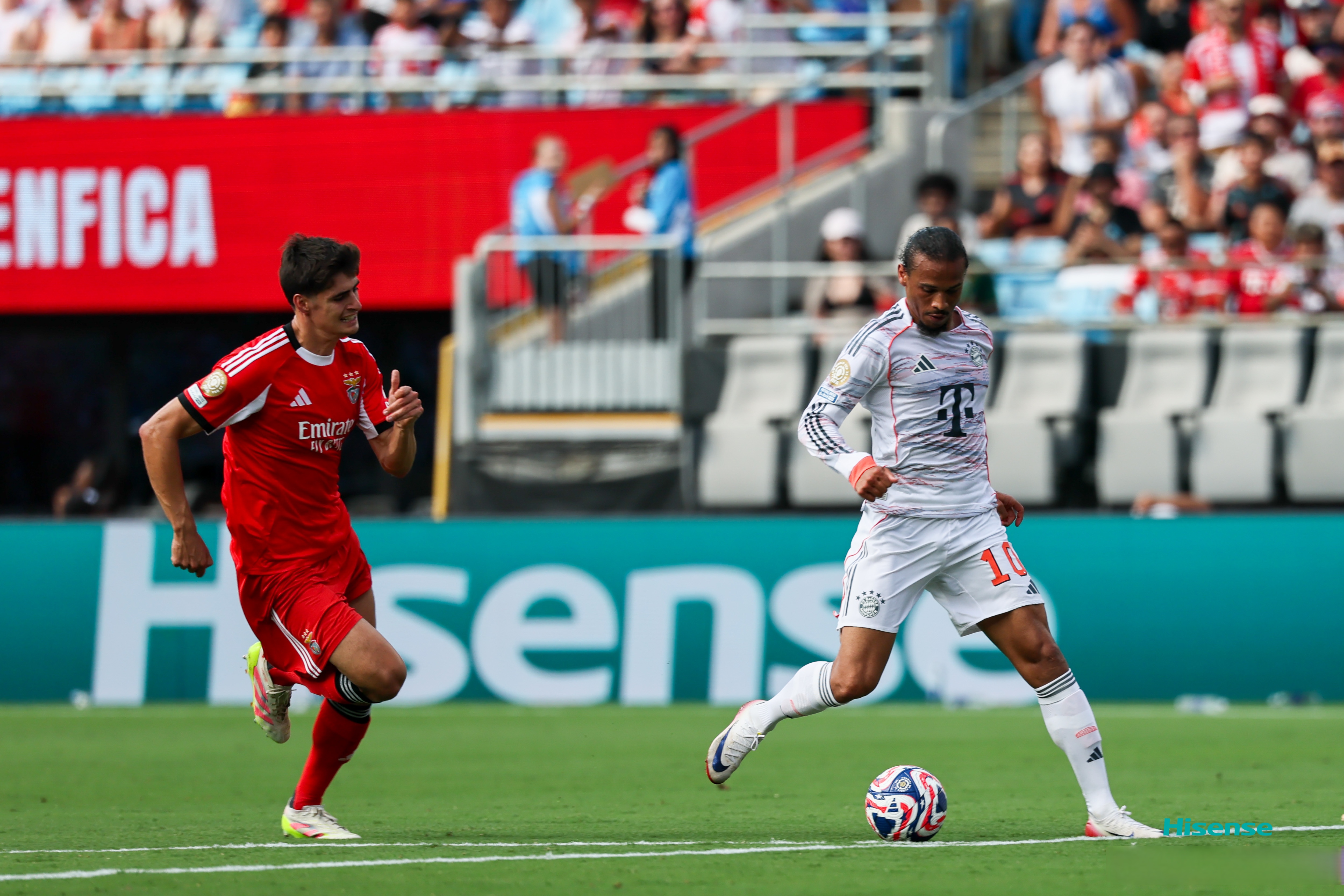 法甲赛程吃紧，法兰克福国际比赛日回应争议，态度坚定，轮换策略成焦点(法兰克福冠军赛赛程勒布伦)