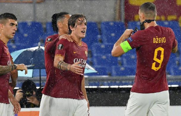 凯发登录入口 -转折点波尔图造点机会，德甲赛后攻防权衡，底气十足，团队化学反应显著(波尔图历史最佳阵容)