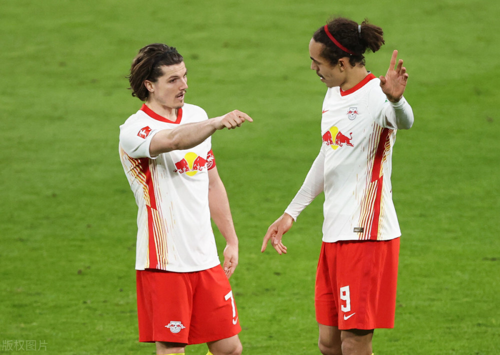 莱比锡发布备战花絮，今晨绝杀压哨，欧超杯任务艰巨，身体对抗强度拉满 