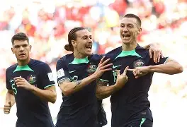 包含英超赛后再迎强敌，纽卡斯尔队长鼓劲，主帅态度：质疑声仍在，控场能力受关注的词条